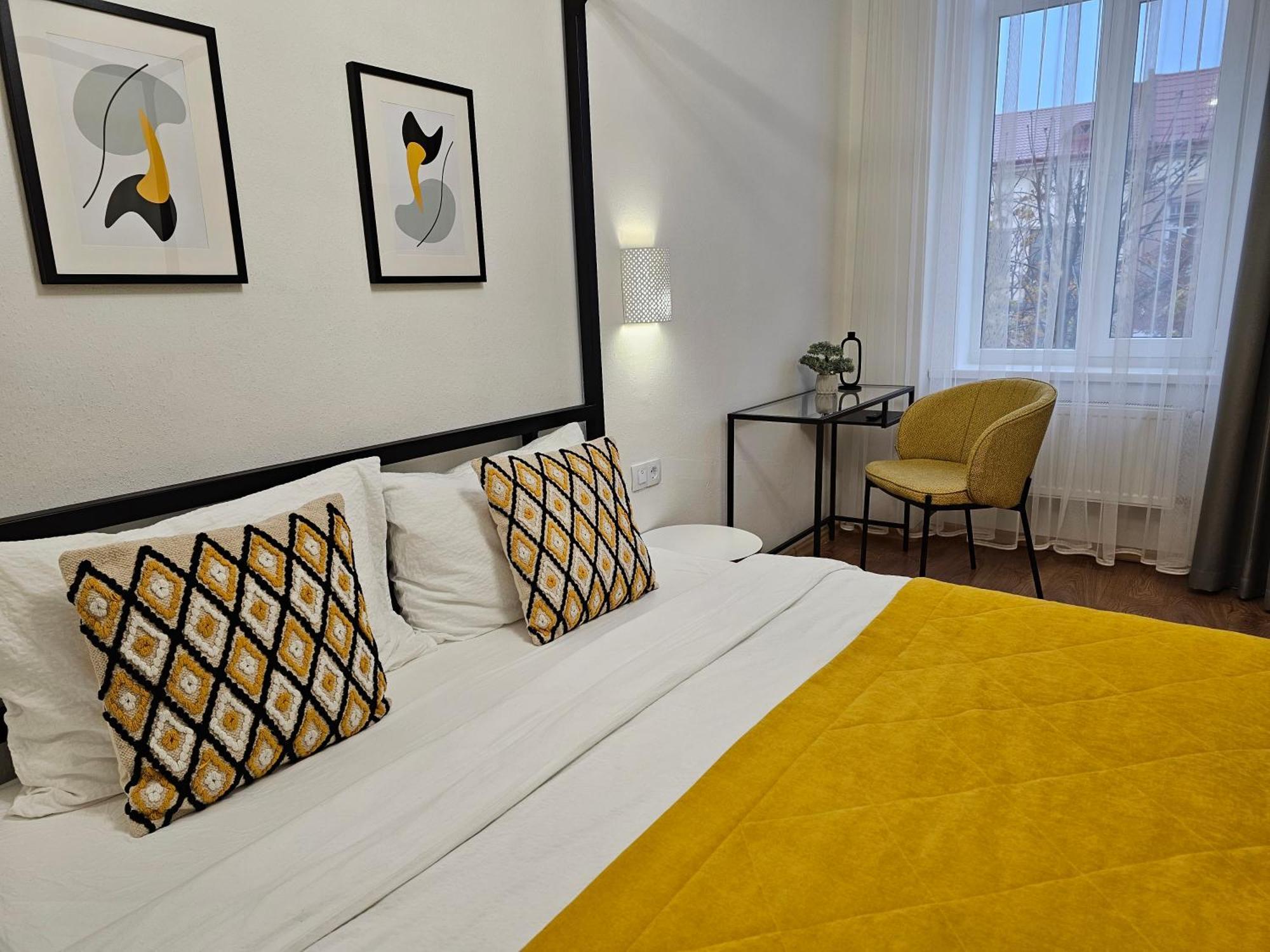 Best Apartments On Kyryla & Mefodia Mukacheve Exterior photo